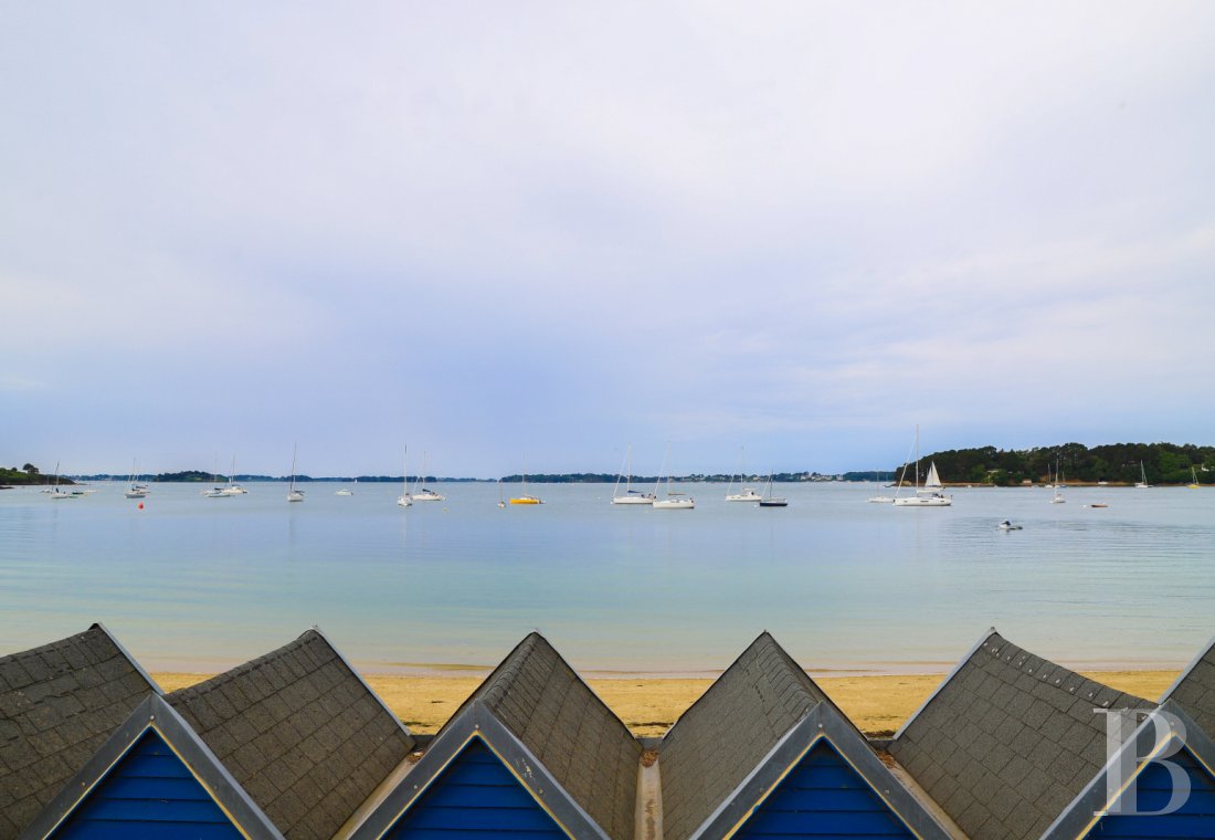 On the Île-aux-Moines, in the Gulf of Morbihan, a family house where you can almost step out onto the water - photo  n°34